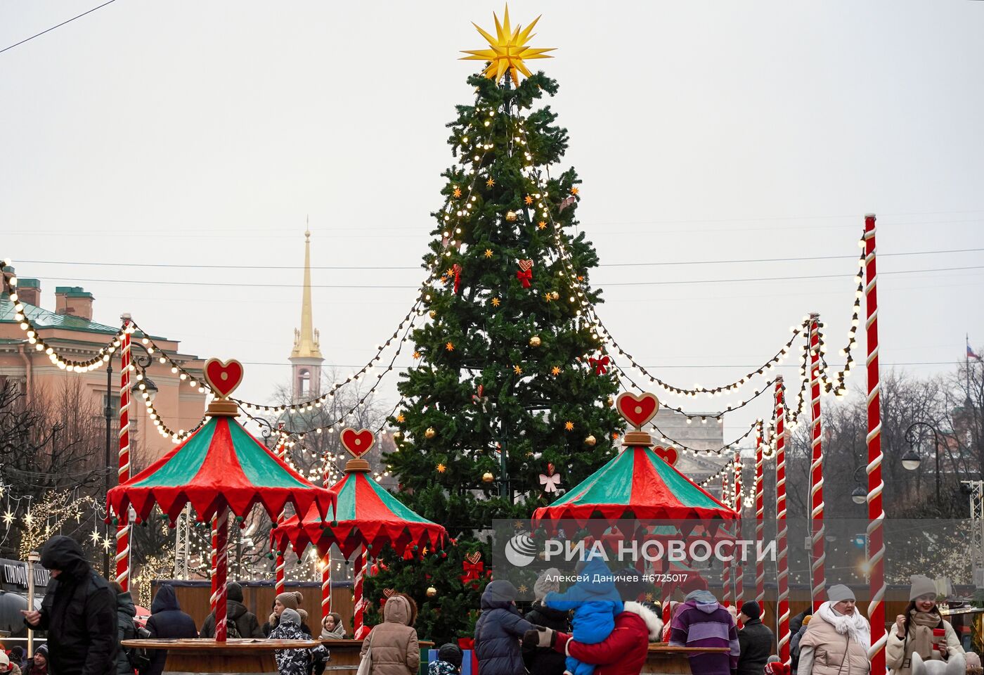 Работа рождественских ярмарок в Санкт-Петербурге