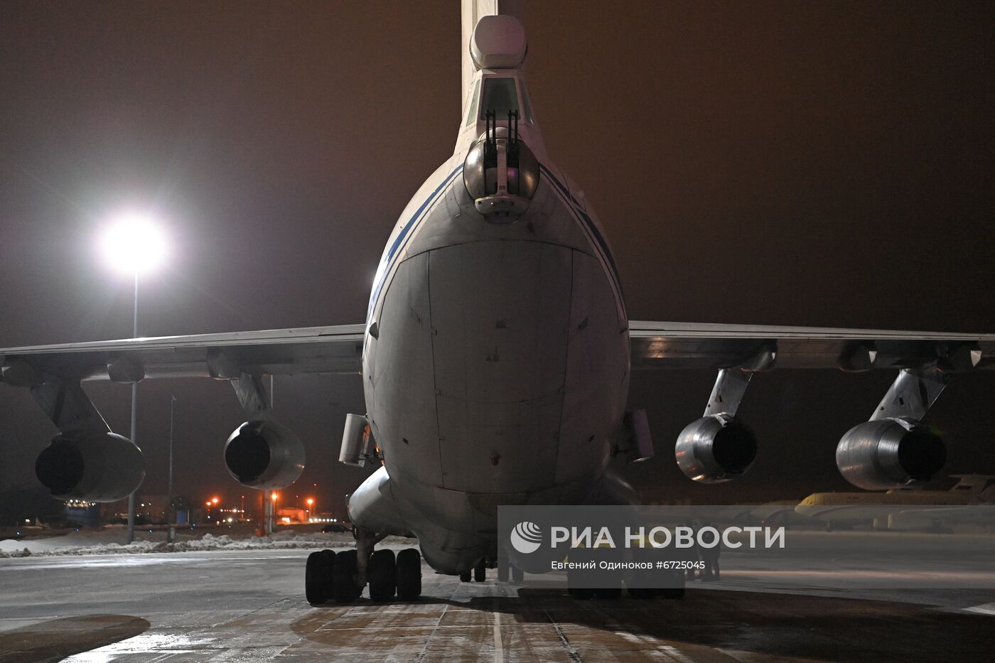 Российские военные эвакуируют граждан РФ и других стран из Афганистана 