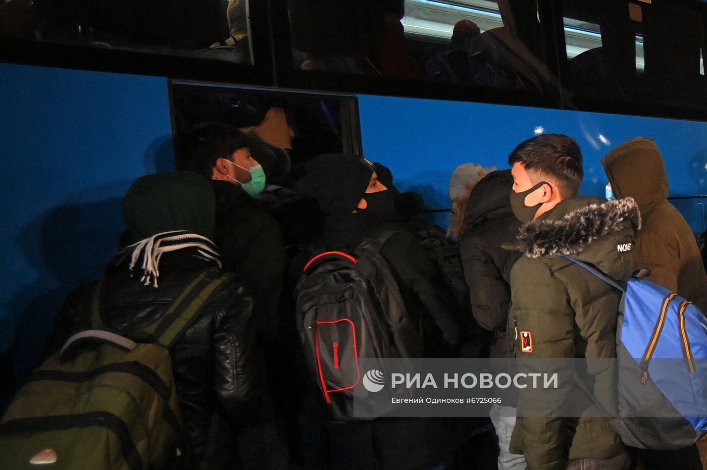 Российские военные эвакуируют граждан РФ и других стран из Афганистана 