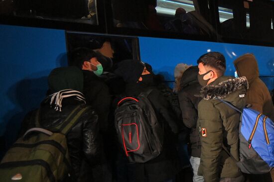 Российские военные эвакуируют граждан РФ и других стран из Афганистана 