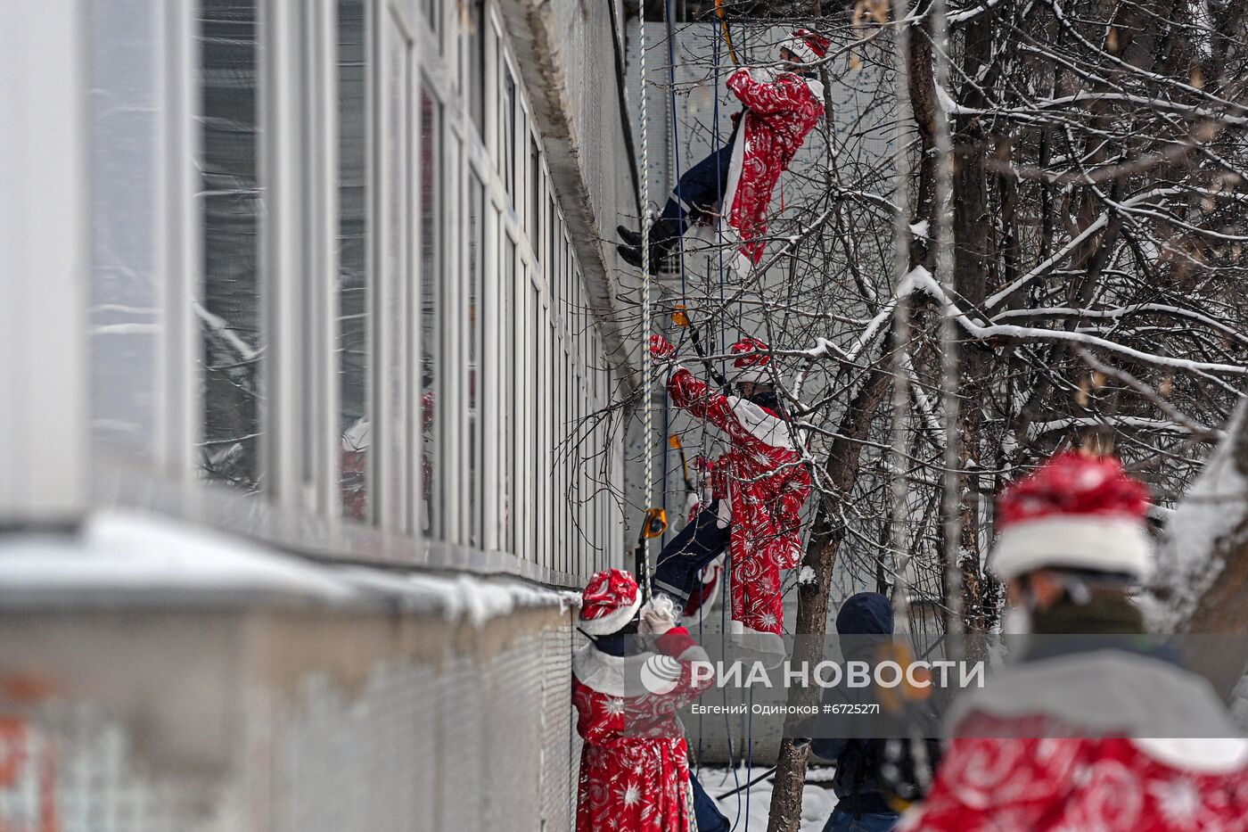 Акция "Новогодние волшебники" в Москве 