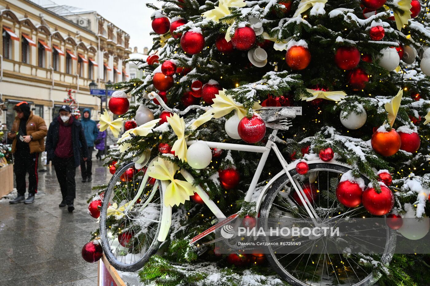 Праздничное украшение Москвы к Новому году 