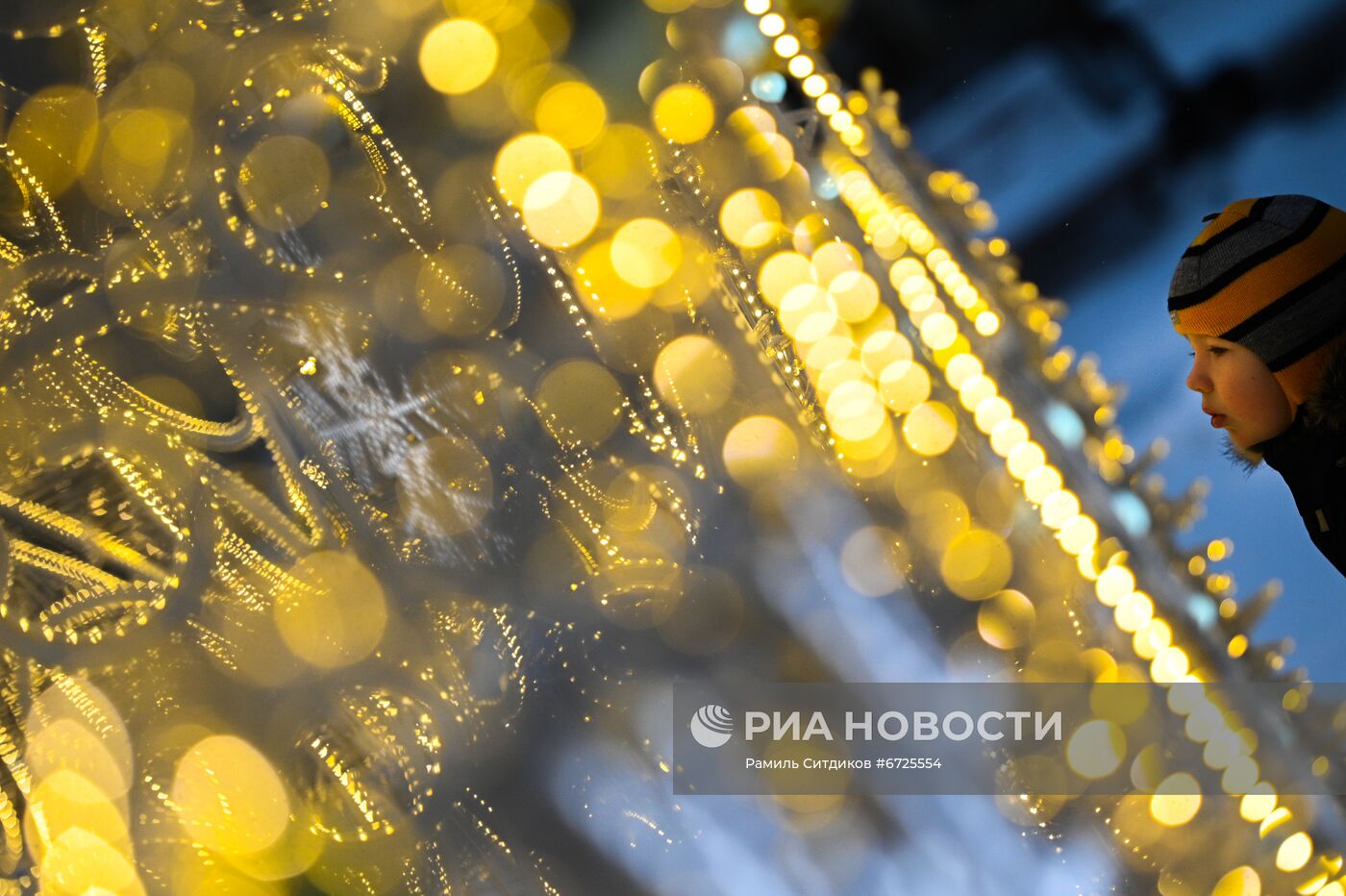 Праздничное украшение Москвы к Новому году 