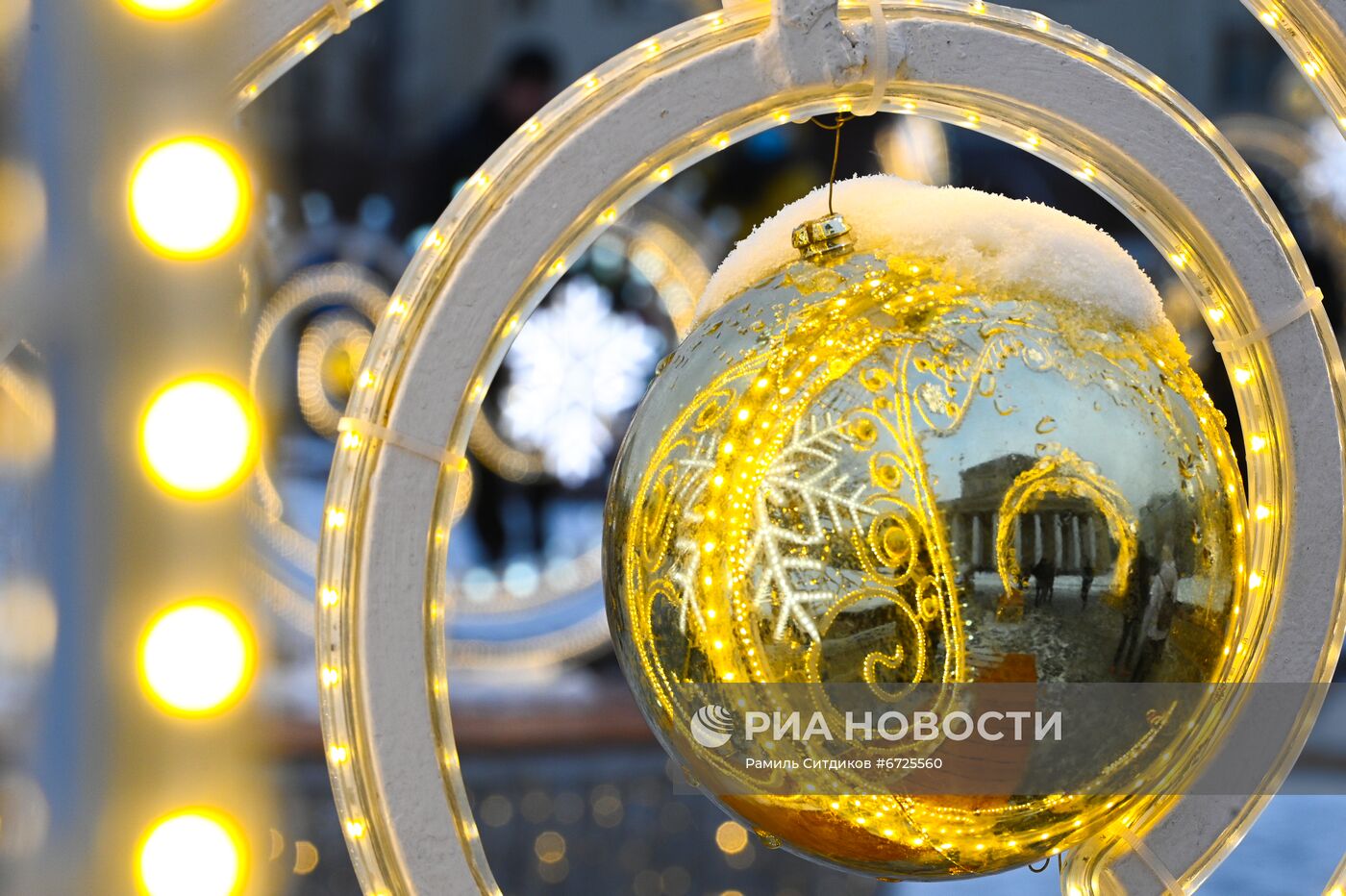 Праздничное украшение Москвы к Новому году 