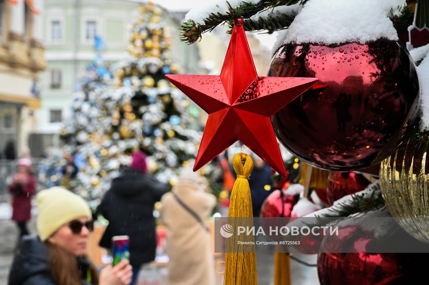 Праздничное украшение Москвы к Новому году 