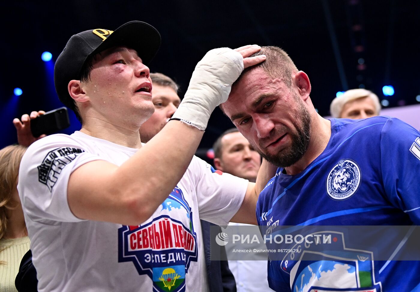 Бокс. Бой А. Багаутинова и Р. Проводникова