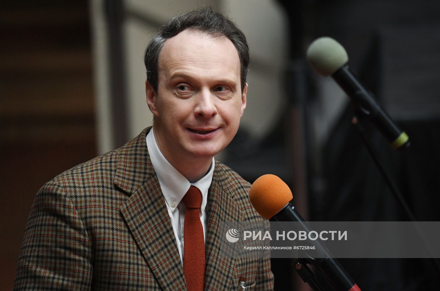 П/к, посвященная итогам изучения и консервации картины "Красные виноградники в Арле. Монмажур"