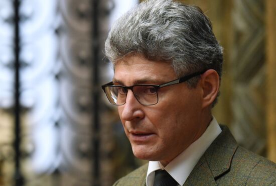 П/к, посвященная итогам изучения и консервации картины "Красные виноградники в Арле. Монмажур"