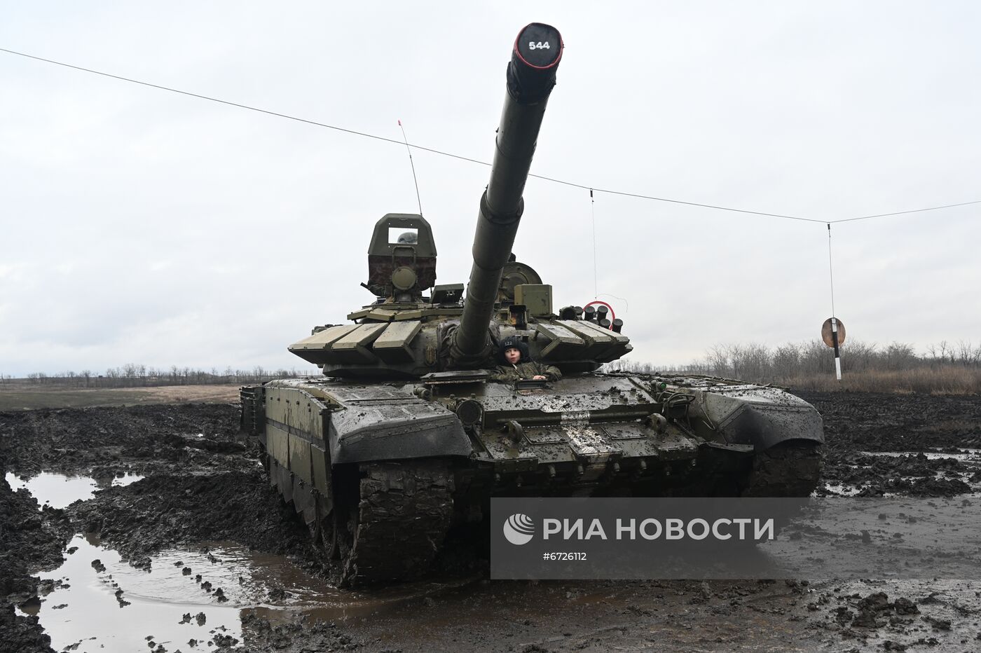 Танкисты ЮВО исполнили желание братьев-близнецов прокатиться на танке Т-72Б3