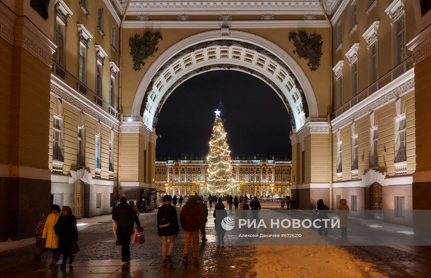 Новогоднее оформление Санкт-Петербурга