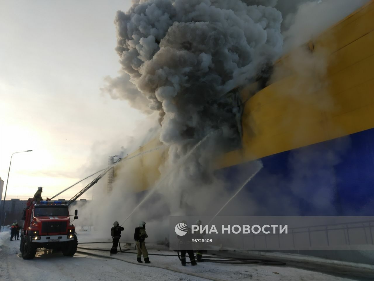 Пожар в ТЦ "Лента" в Томске