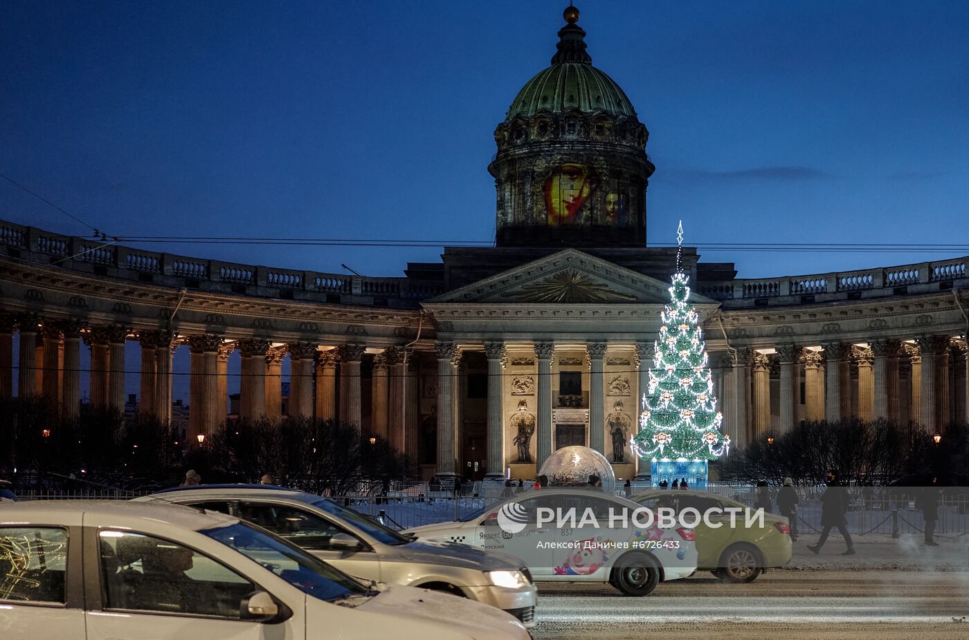 Новогоднее оформление Санкт-Петербурга