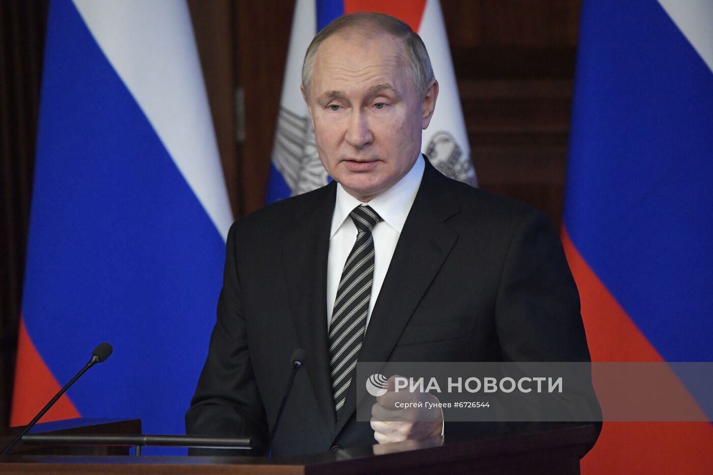 Президент РФ В. Путин провел расширенное заседание коллегии Минобороны РФ