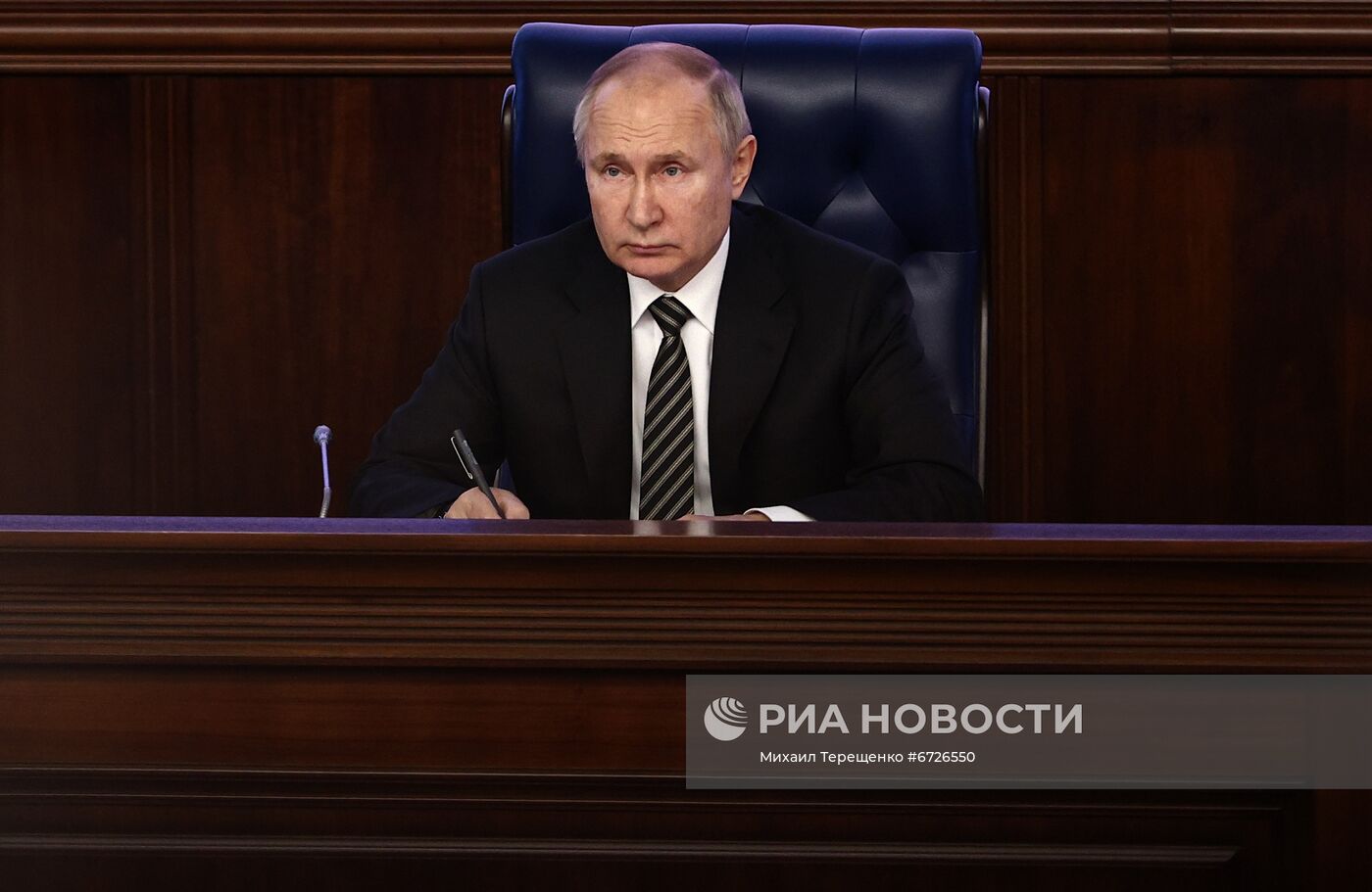 Президент РФ В. Путин провел расширенное заседание коллегии Минобороны РФ