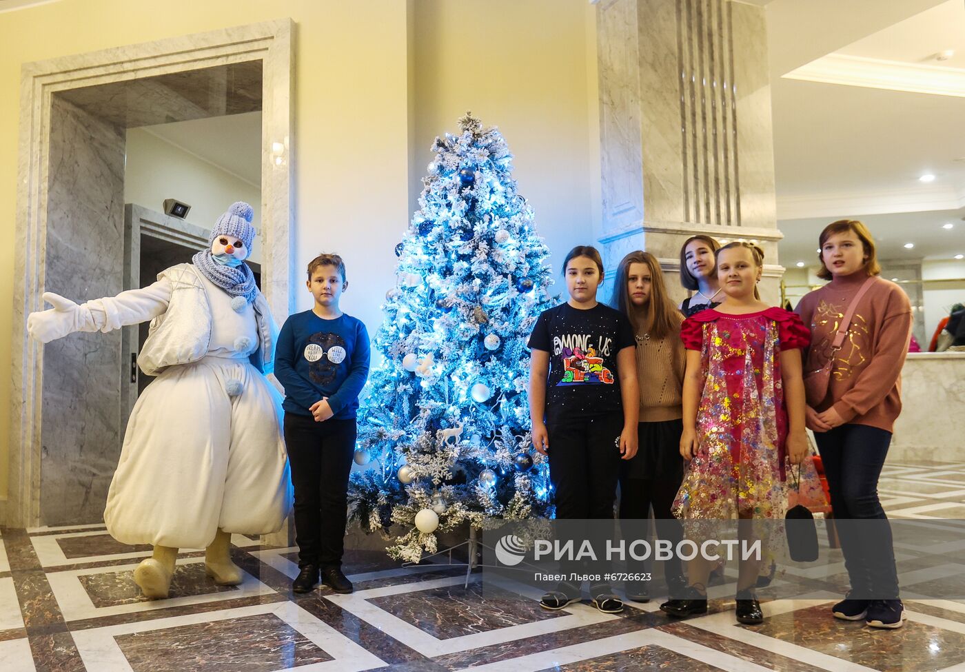 Губернаторская ёлка в Драматическом театре Мурманска