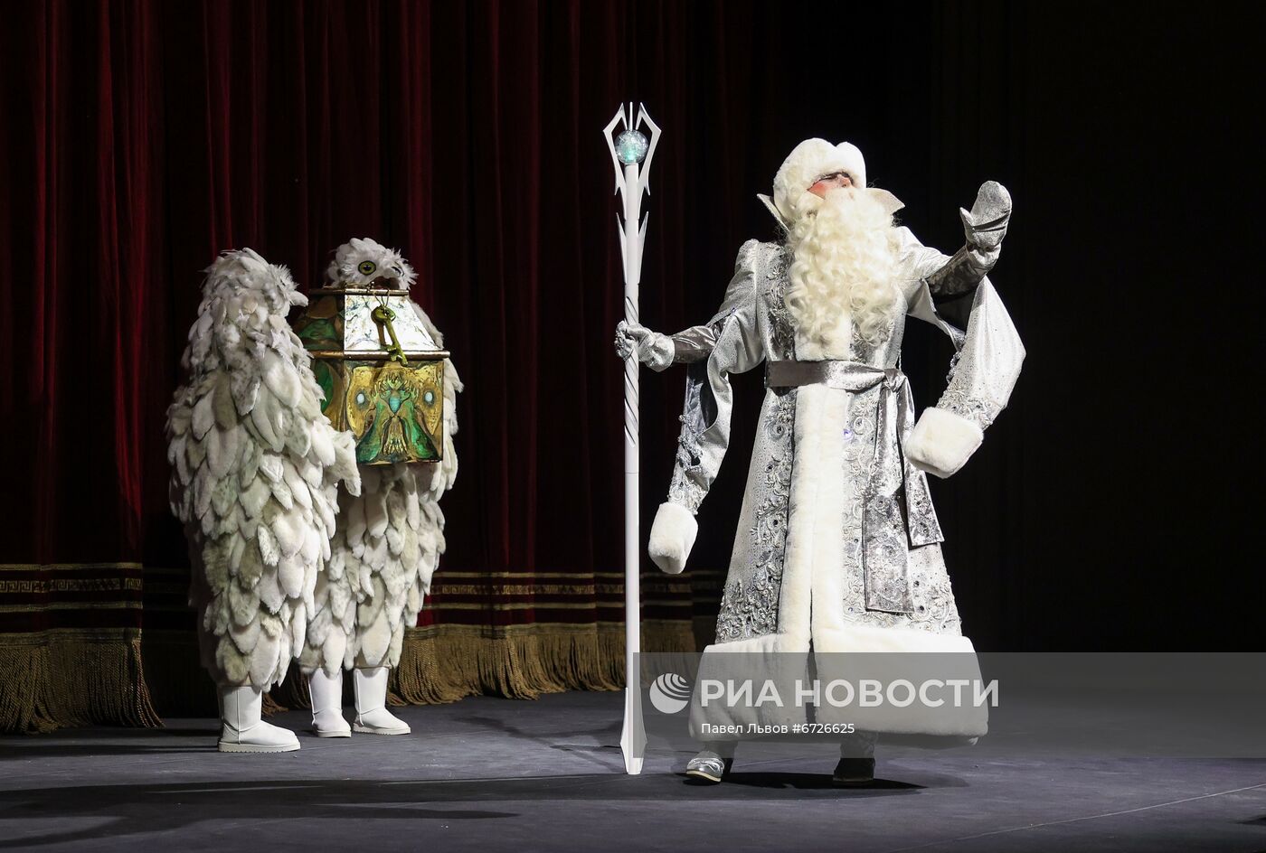 Губернаторская ёлка в Драматическом театре Мурманска