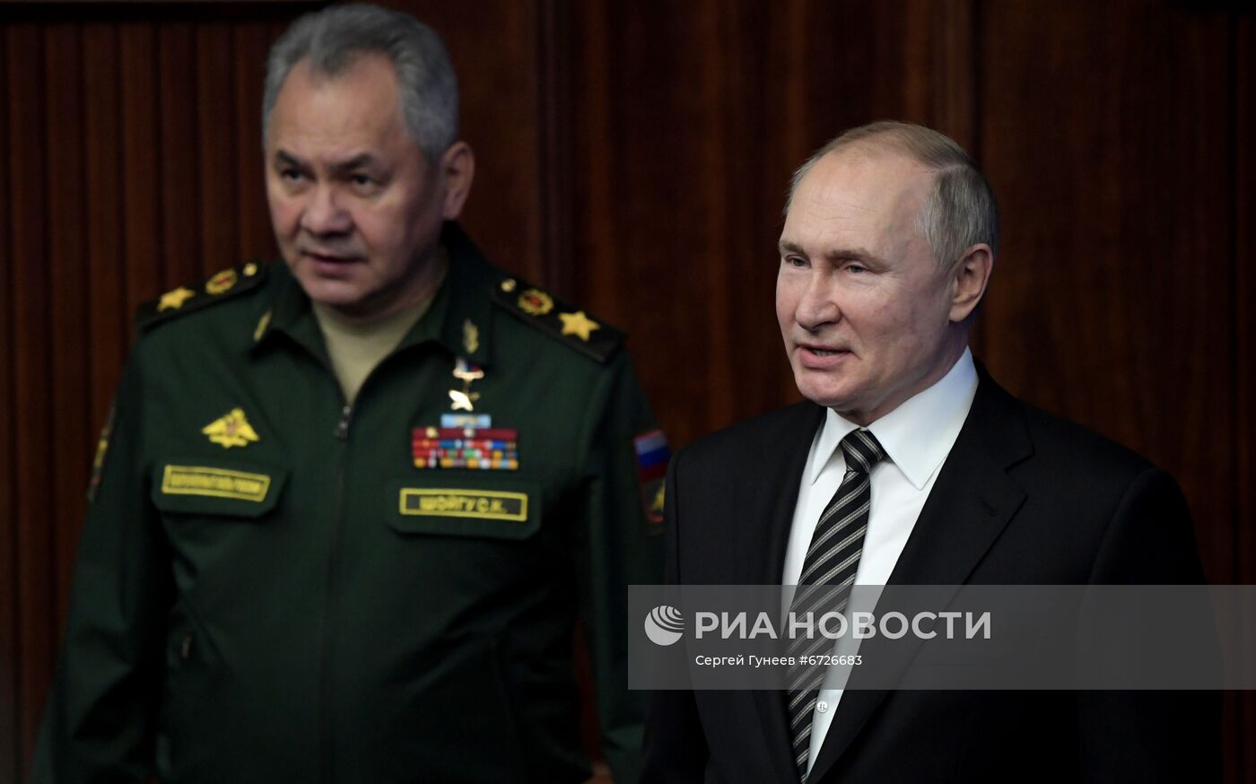 Президент РФ В. Путин провел расширенное заседание коллегии Минобороны РФ