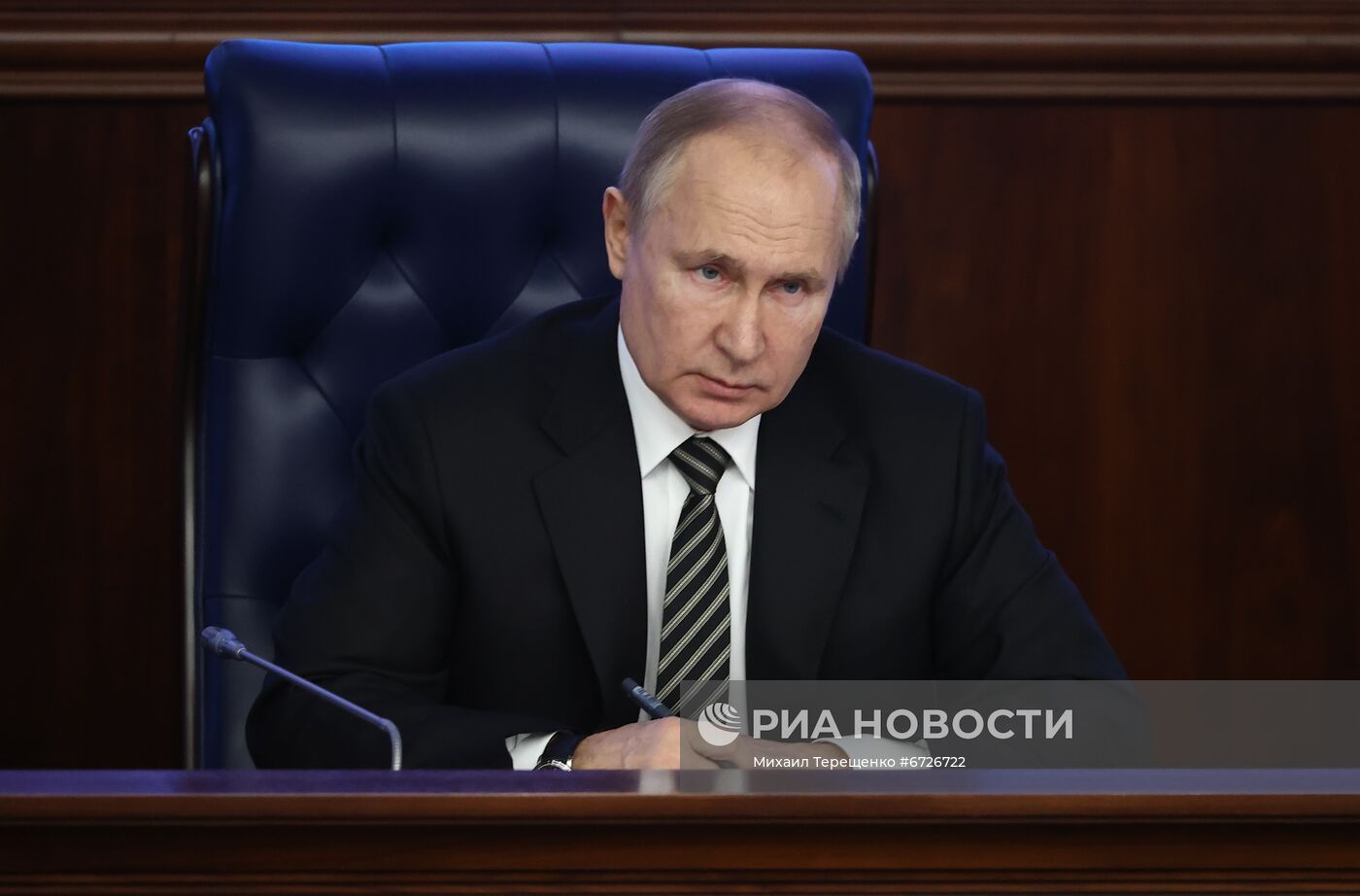 Президент РФ В. Путин провел расширенное заседание коллегии Минобороны РФ
