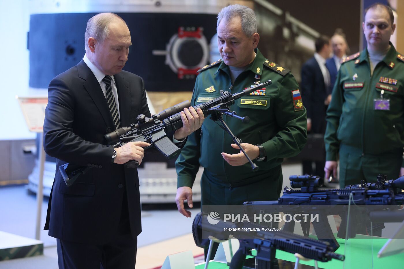 Президент РФ В. Путин провел расширенное заседание коллегии Минобороны РФ