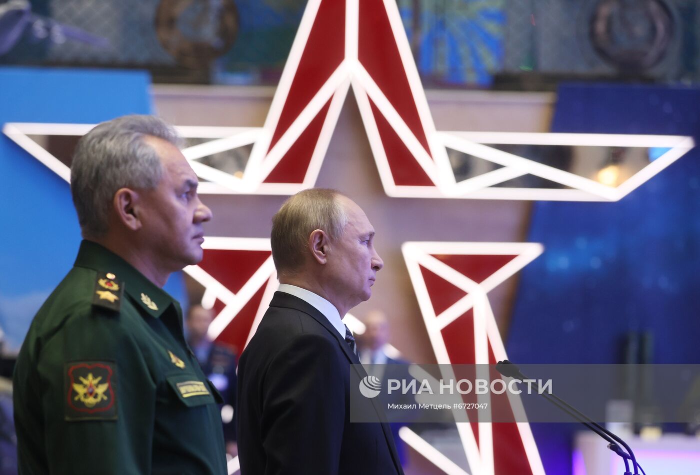 Президент РФ В. Путин провел расширенное заседание коллегии Минобороны РФ