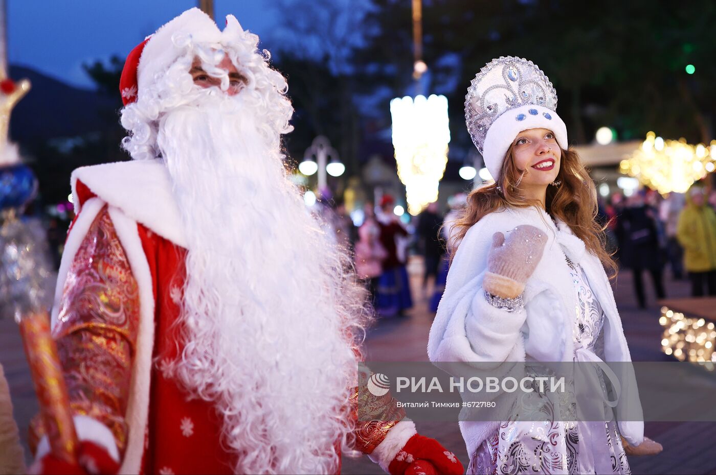 Шествие Дедов Морозов в Геленджике