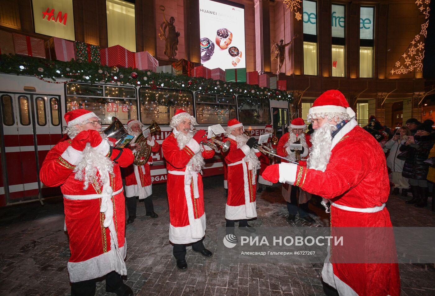 Новогодний "Дедморобус" в Санкт-Петербурге