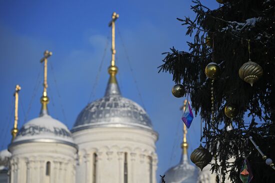 Главная новогодняя елка страны на Соборной площади Кремля