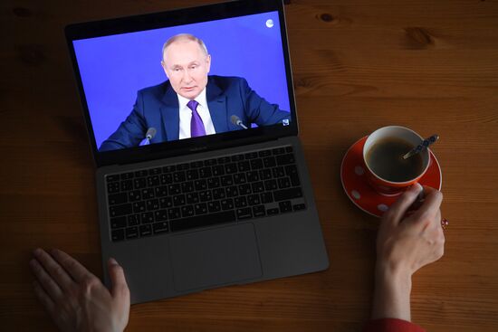 Трансляция ежегодной пресс-конференции президента РФ В. Путина