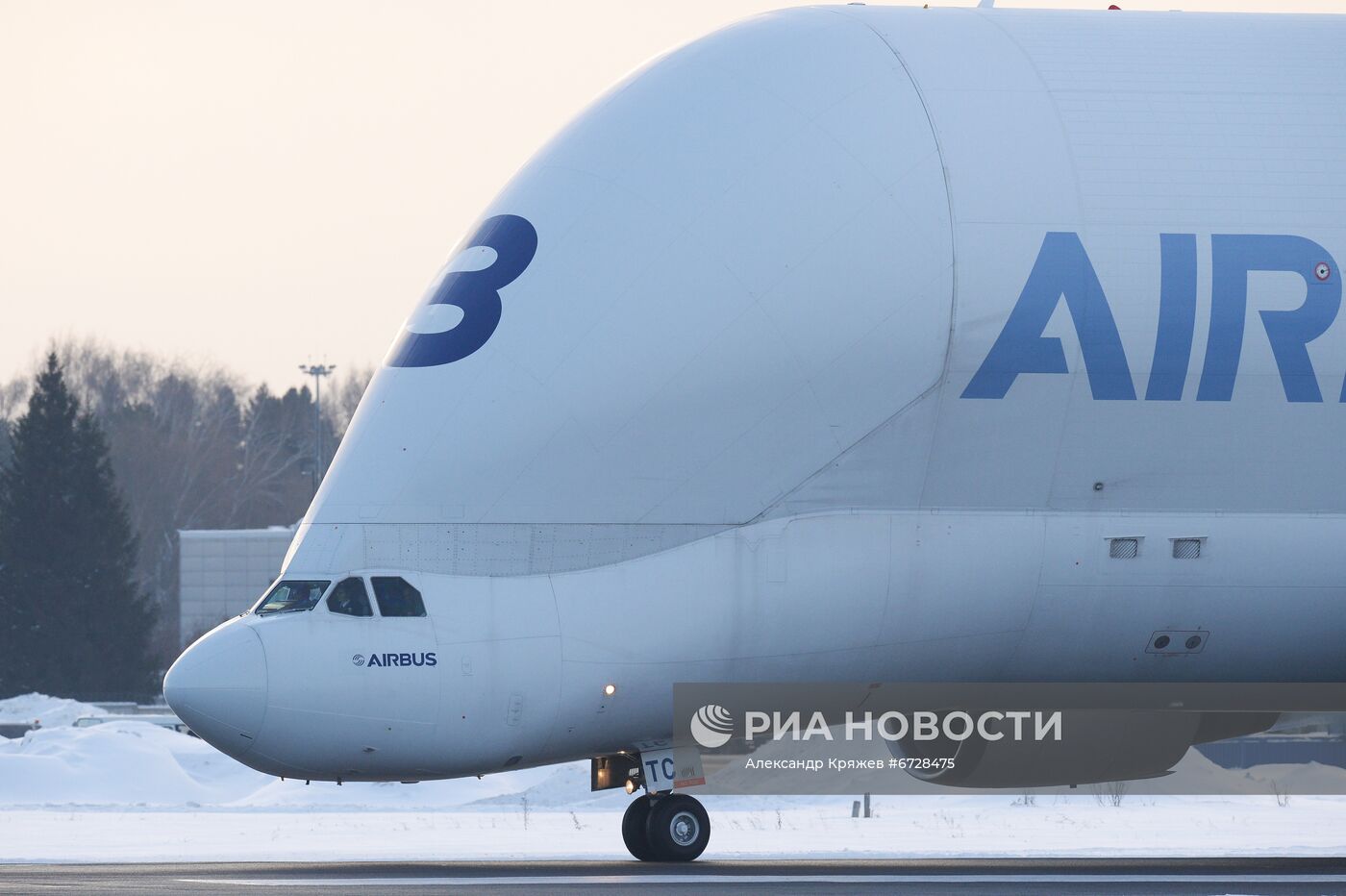 Грузовой самолёт Airbus Beluga сделал остановку в аэропорту Толмачево