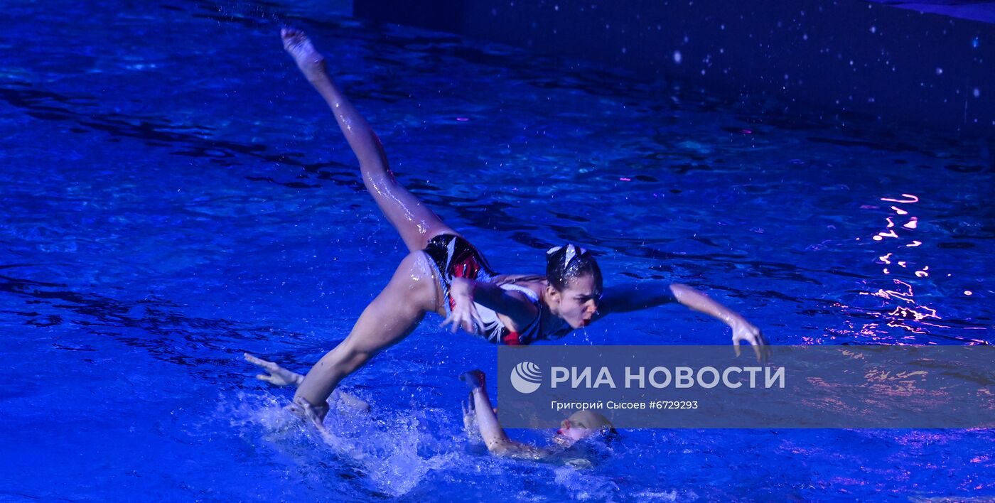 Шоу по синхронному плаванию "Отражение звезд"