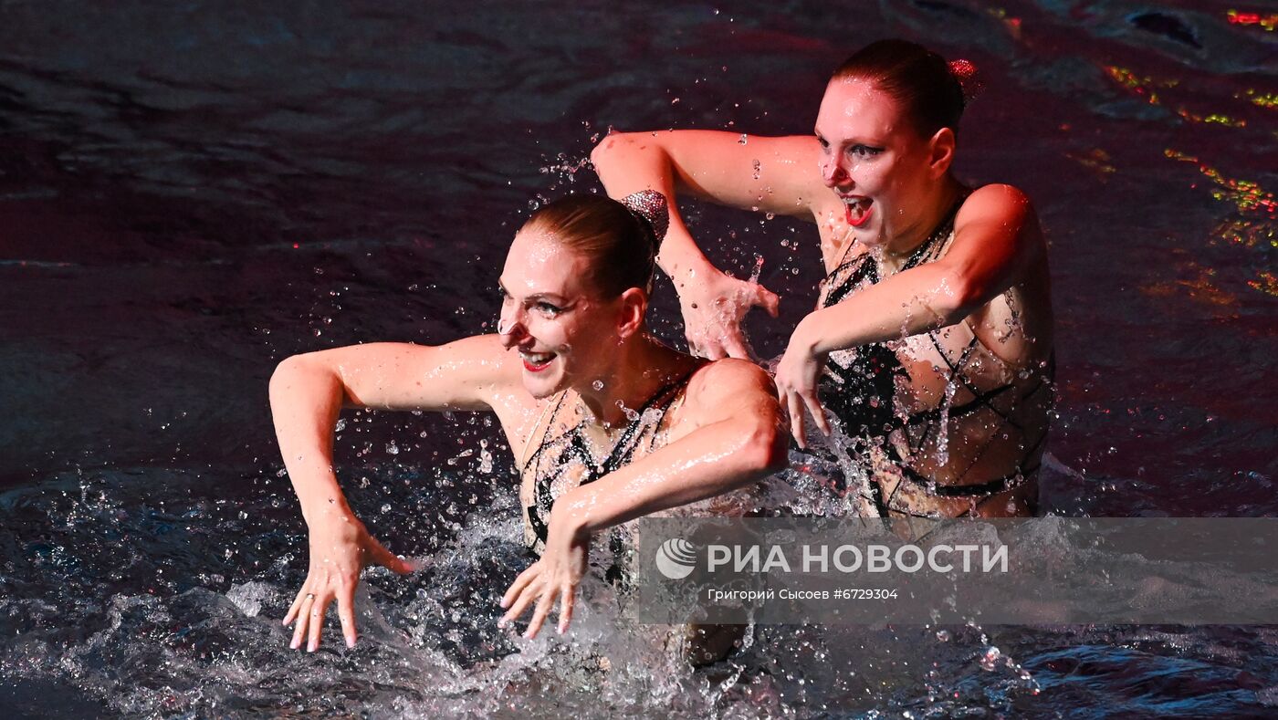 Шоу по синхронному плаванию "Отражение звезд"