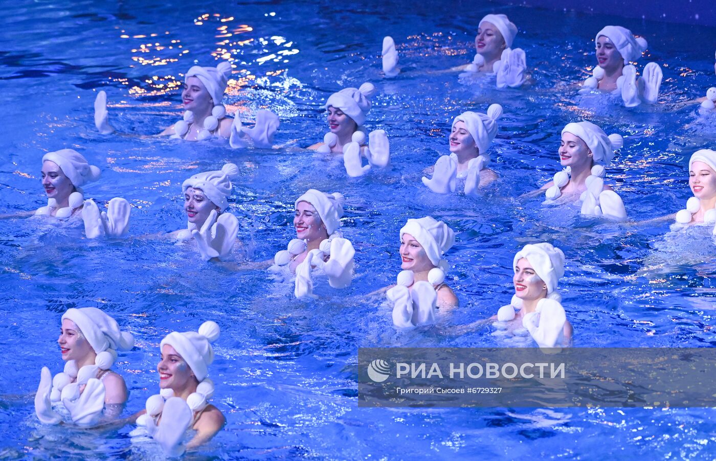 Шоу по синхронному плаванию "Отражение звезд"