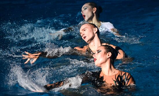 Шоу по синхронному плаванию "Отражение звезд"