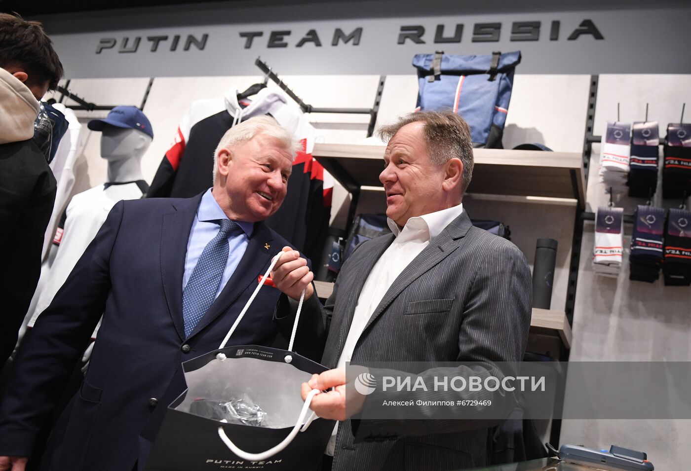 Открытие магазина Putin Team в аэропорту "Шереметьево"