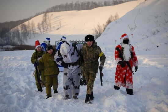 Новогодняя "Штурмовая полоса" спецназа Росгвардии в Кемерове