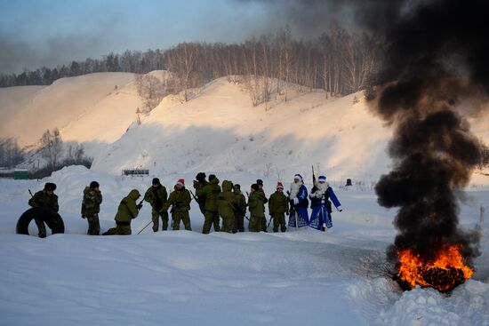 Новогодняя "Штурмовая полоса" спецназа Росгвардии в Кемерове
