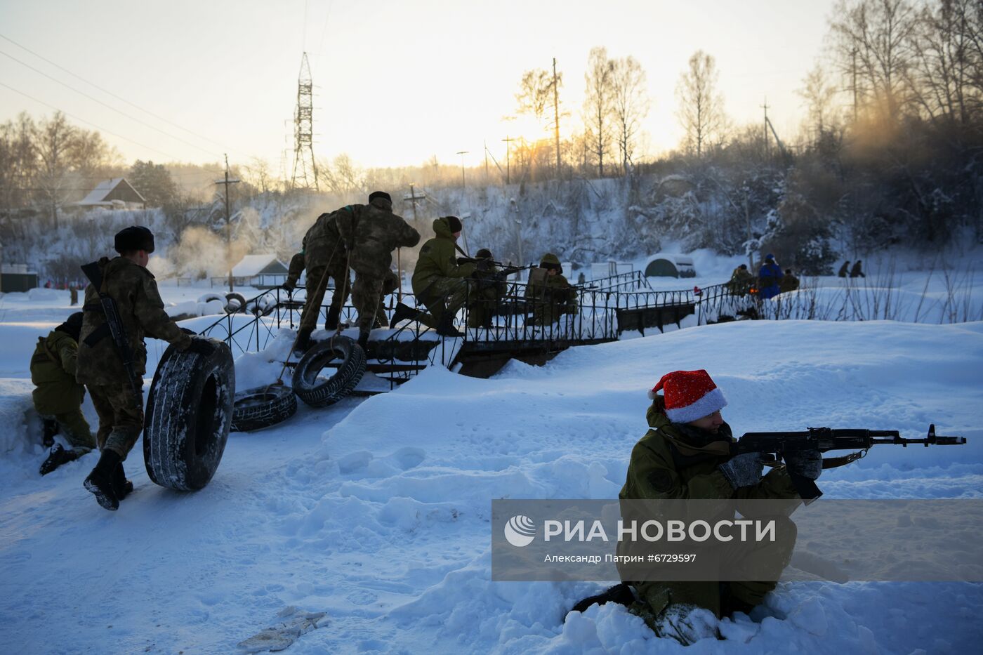 Новогодняя "Штурмовая полоса" спецназа Росгвардии в Кемерове