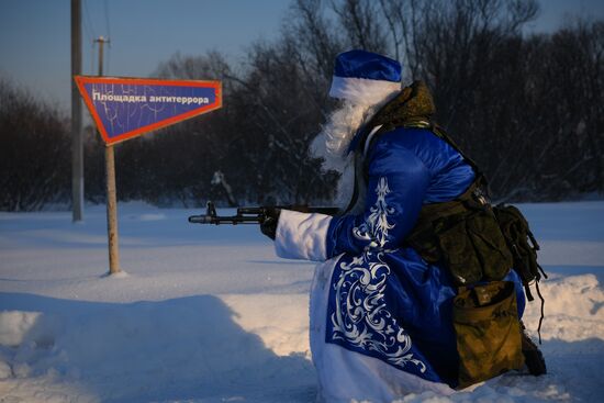 Новогодняя "Штурмовая полоса" спецназа Росгвардии в Кемерове