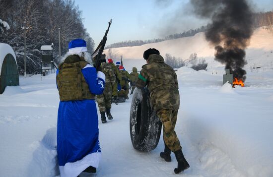 Новогодняя "Штурмовая полоса" спецназа Росгвардии в Кемерове