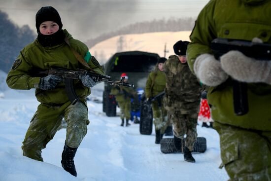 Новогодняя "Штурмовая полоса" спецназа Росгвардии в Кемерове