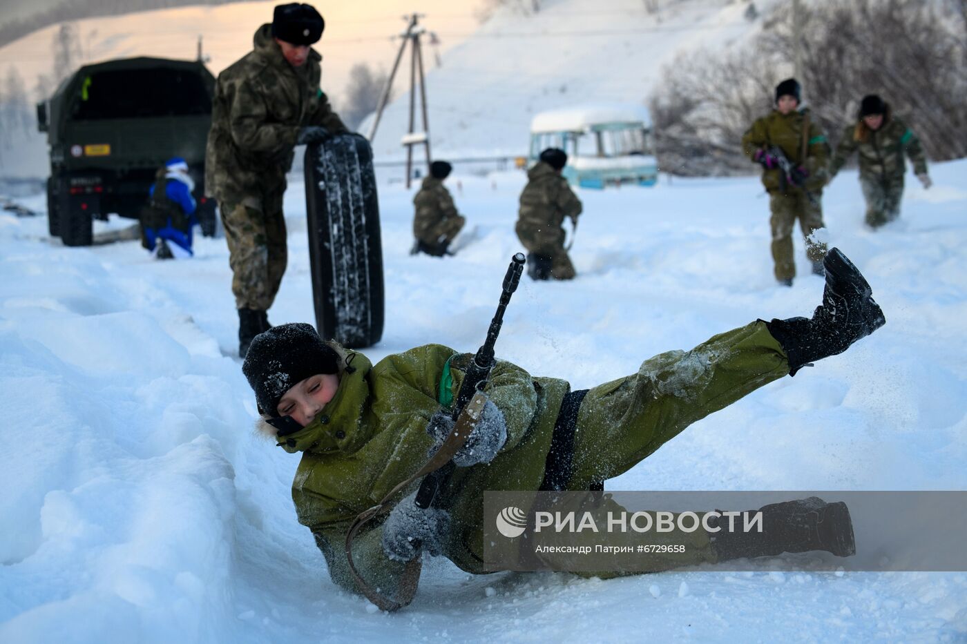 Новогодняя "Штурмовая полоса" спецназа Росгвардии в Кемерове