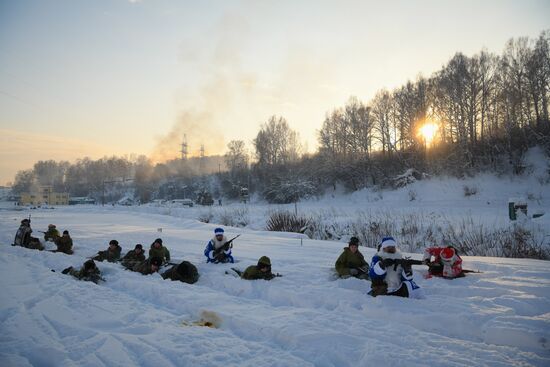 Новогодняя "Штурмовая полоса" спецназа Росгвардии в Кемерове