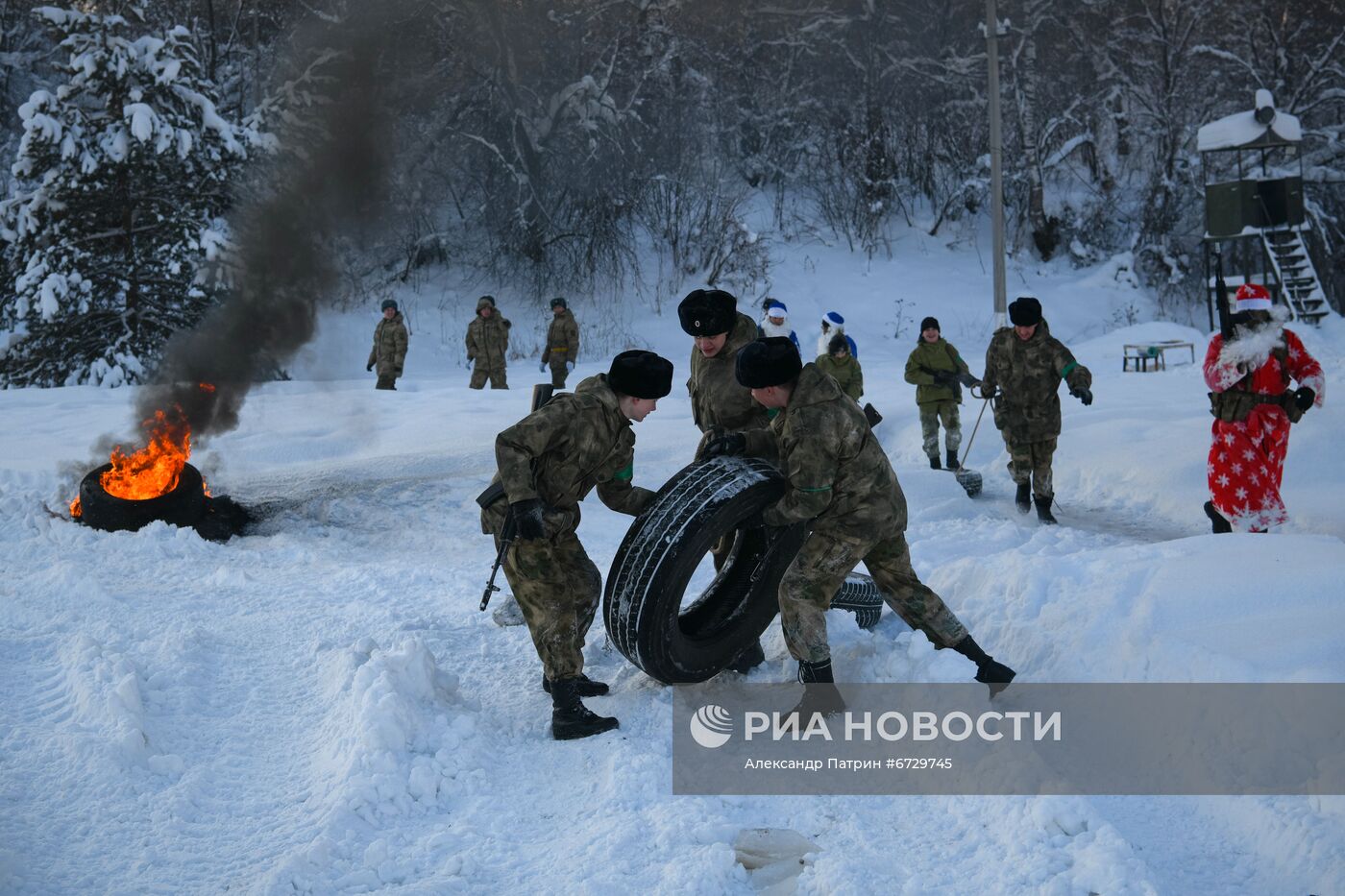 Новогодняя "Штурмовая полоса" спецназа Росгвардии в Кемерове