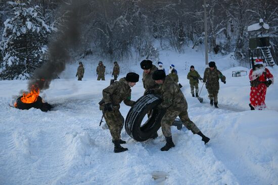 Новогодняя "Штурмовая полоса" спецназа Росгвардии в Кемерове