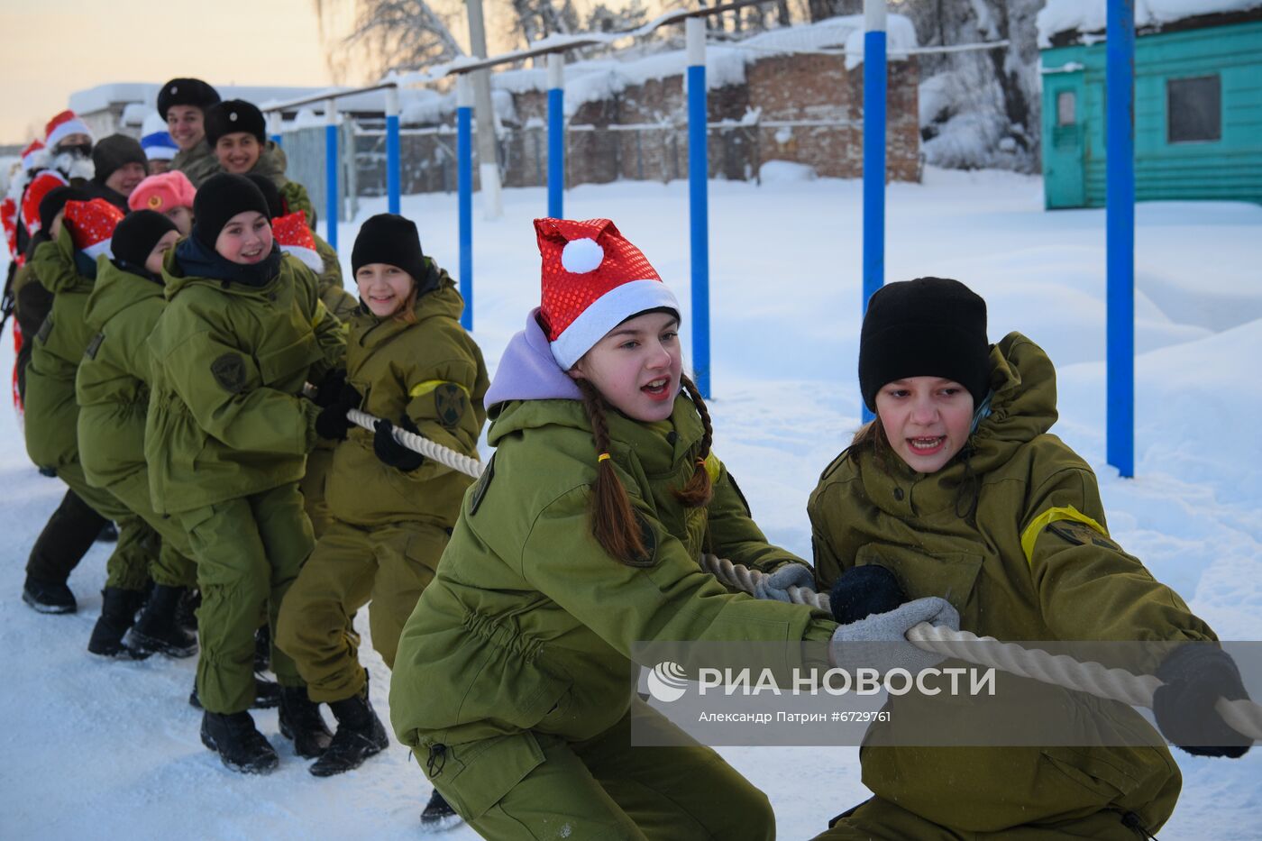 Новогодняя "Штурмовая полоса" спецназа Росгвардии в Кемерове