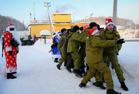 Новогодняя "Штурмовая полоса" спецназа Росгвардии в Кемерове
