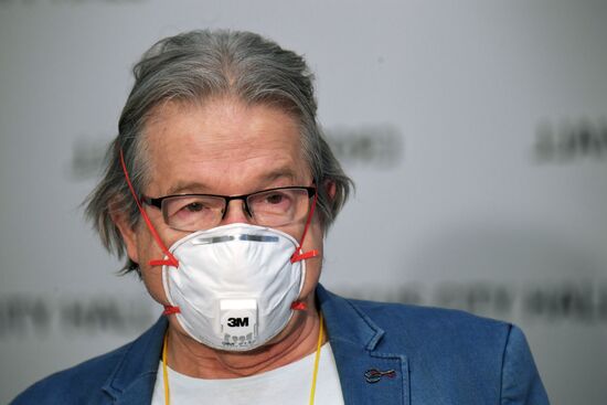 Шоу "Тайна вселенной Деда Мороза"