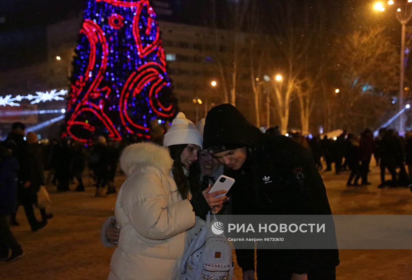 Открытие новогодней елки в Донецке