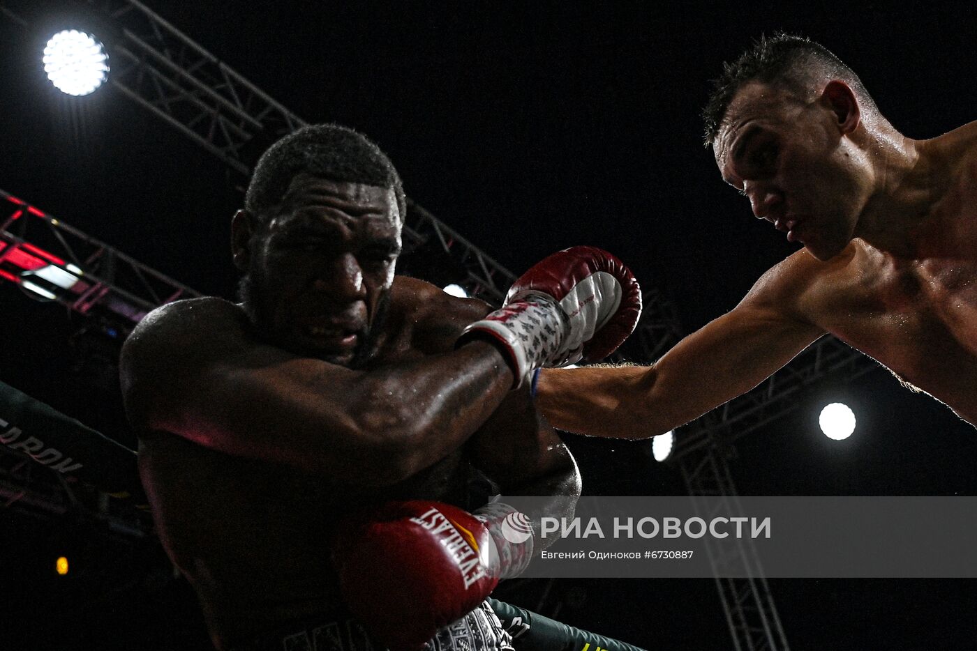 Вечер профессионального бокса в Москве