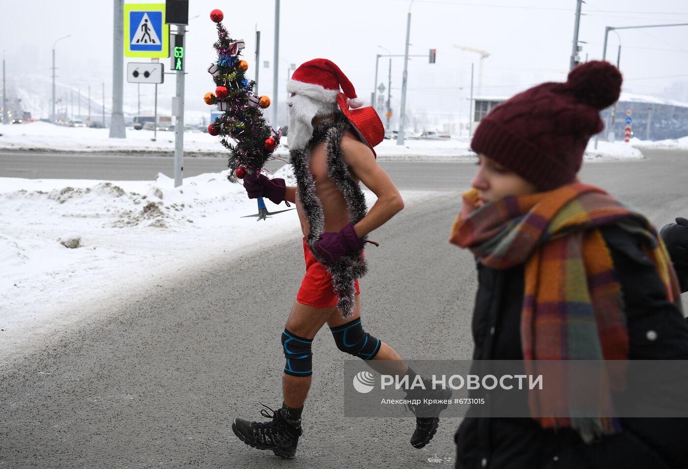 Новогодний забег Дедов Морозов в Новосибирске